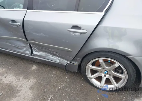 2008 BMW 528Xi из США, поврежденный, VIN WBANV13598BZ47782